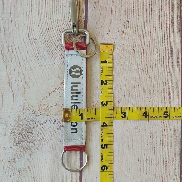 Lululemon handmade minimalist credit card ID holder with keychain - Picture 6 of 7